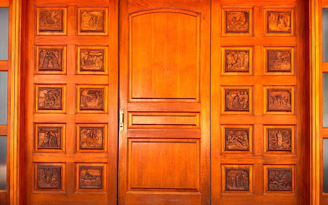 Puerta de la iglesia